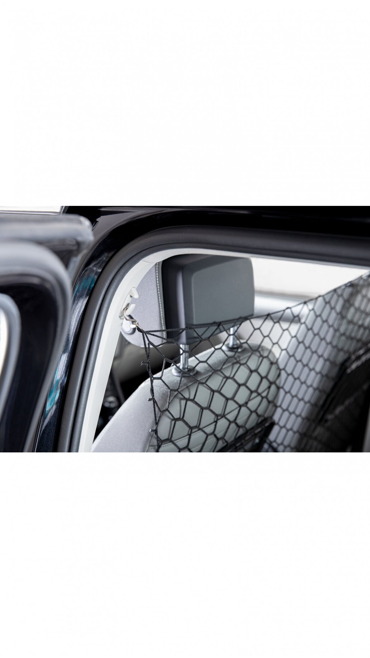 TRIXIE Apsauginis tinklas automobiliui 3 TRIXIE Apsauginis tinklas automobiliui 3
